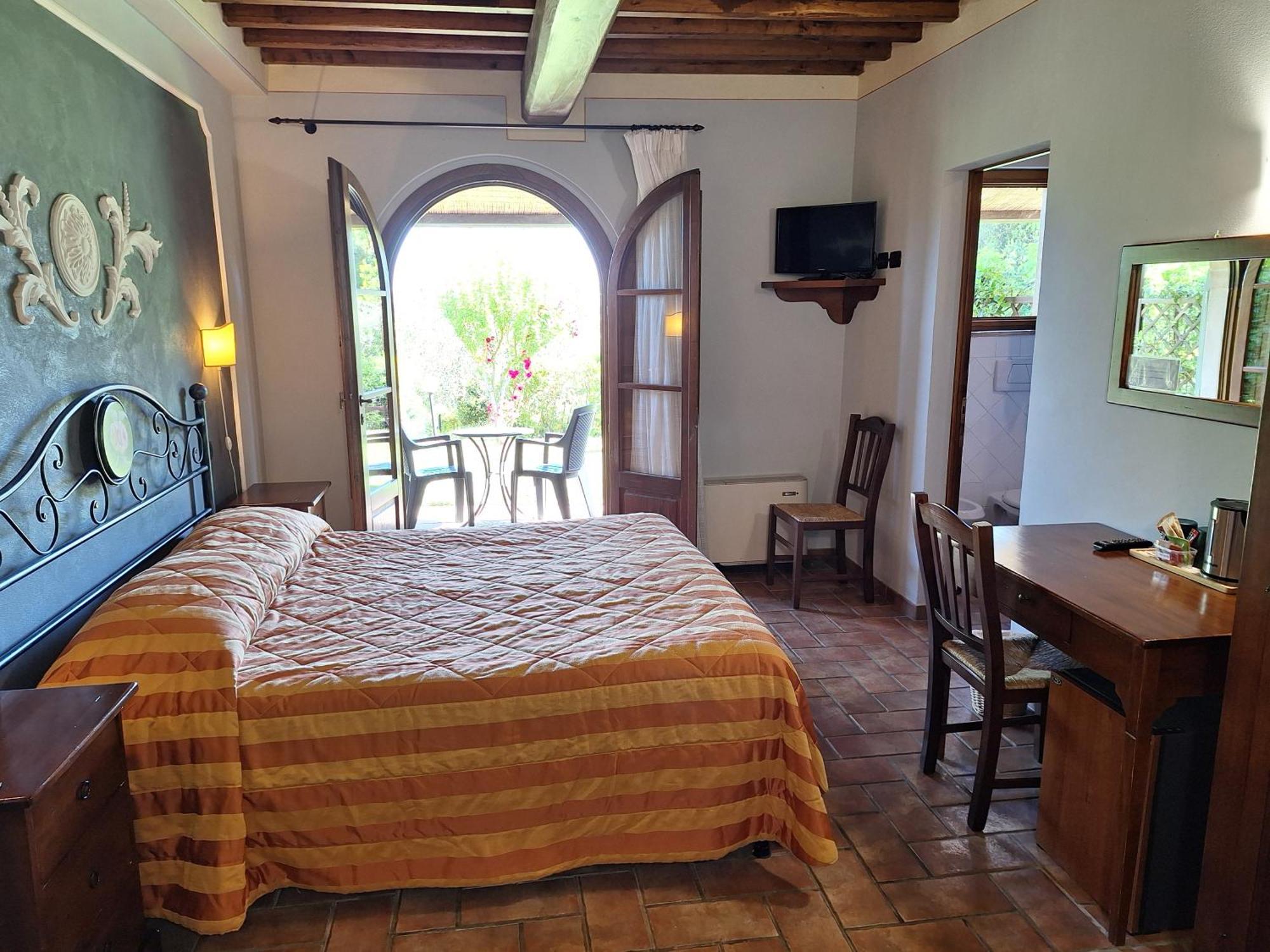 Antico Borgo Il Cardino Bed and Breakfast San Gimignano Exteriör bild