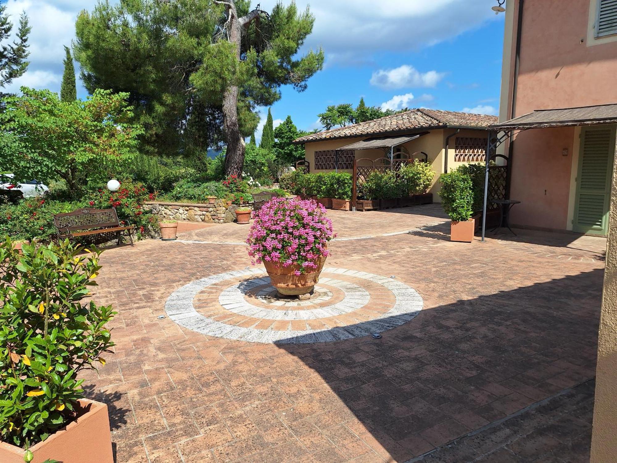 Antico Borgo Il Cardino Bed and Breakfast San Gimignano Exteriör bild